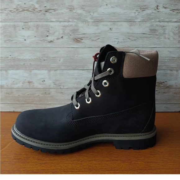 TIMBERLAND WOMEN'S PREMIUM 6-INCH WP BOOTS. BLACK NUBUCK - Picture 3 of 6